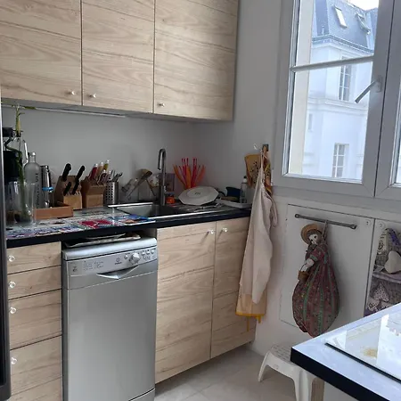 Appartement Sejour Tout Confort Et Centre Ternes Etoile
